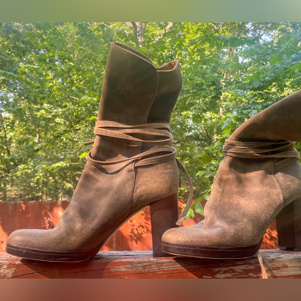 COPY - 🤎Kors by Michael Kors Leather Boots sz8🤎